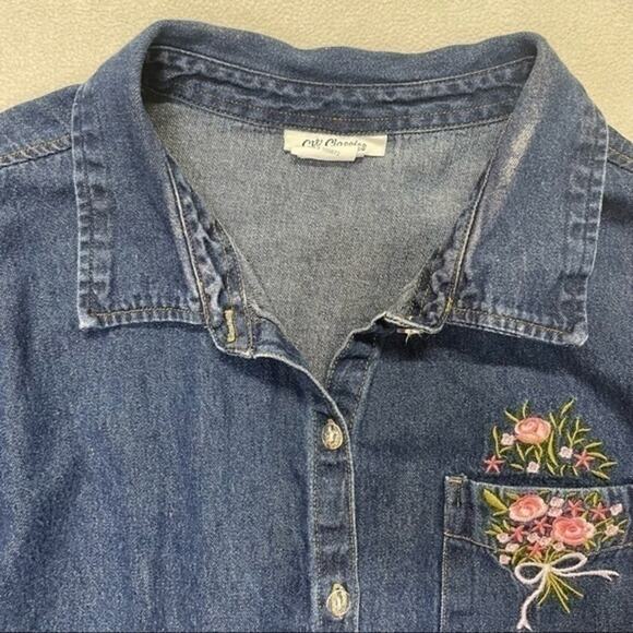 CW Classics Denim Button Down Shirt Floral embroidery Plus size 1X - Picture 3 of 9